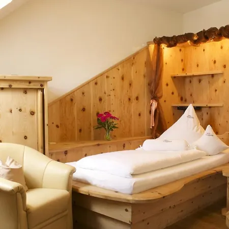 Alpenhof Hotel 3*